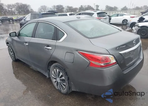 2015 Nissan Altima 2.5 S z USA, uszkodzony, nr VIN 1N4AL3AP2FN880127